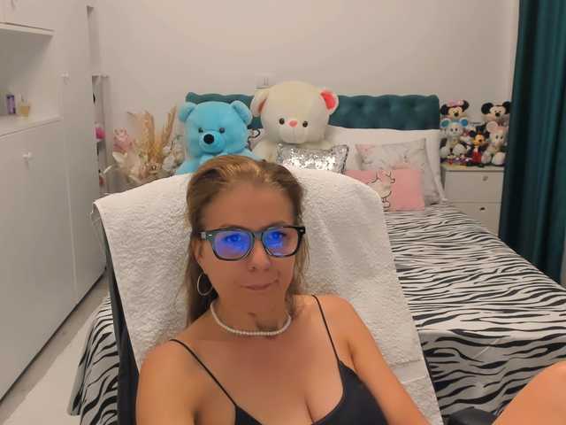 SalomeJade live cam on BongaCams