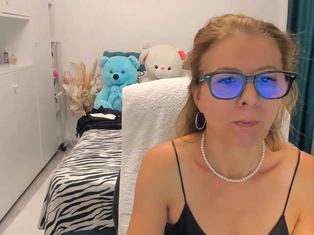 SalomeJade live cam on BongaCams