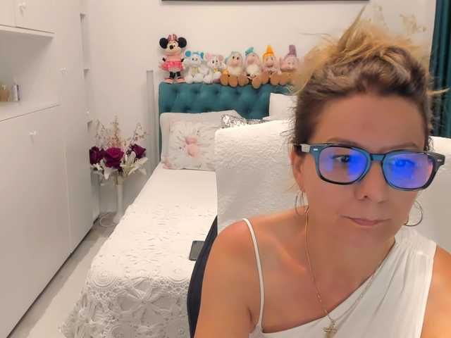 SalomeJade live cam on BongaCams
