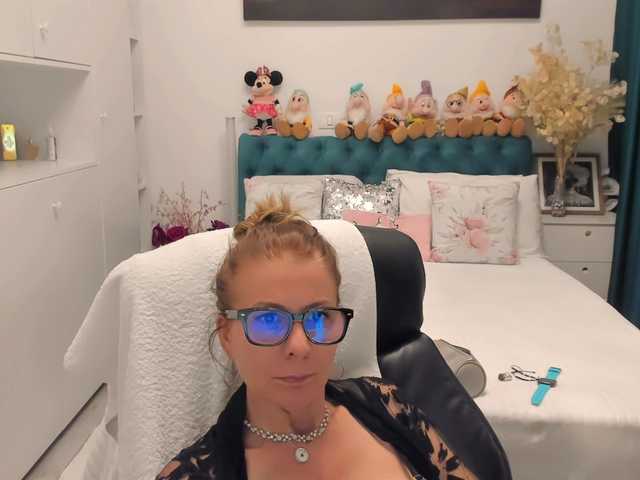SalomeJade live cam on BongaCams