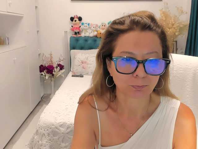 SalomeJade live cam on UnifiedCams