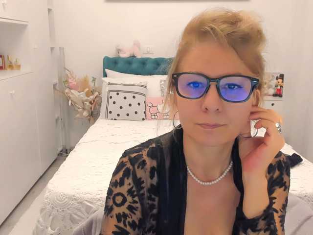 SalomeJade live cam on BongaCams