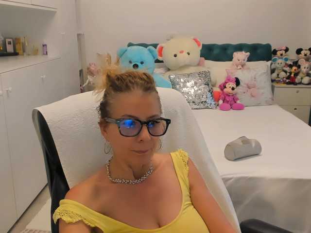 SalomeJade live cam on BongaCams