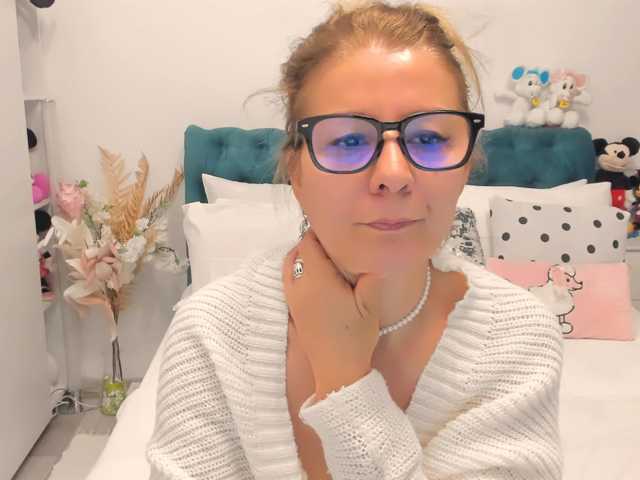 SalomeJade live cam on BongaCams