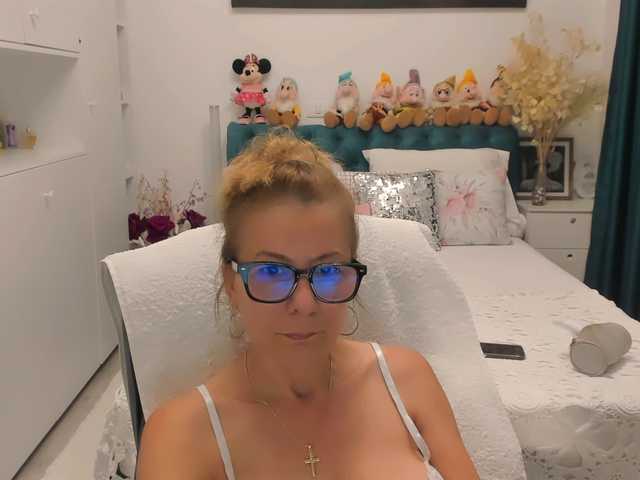 SalomeJade live cam on BongaCams