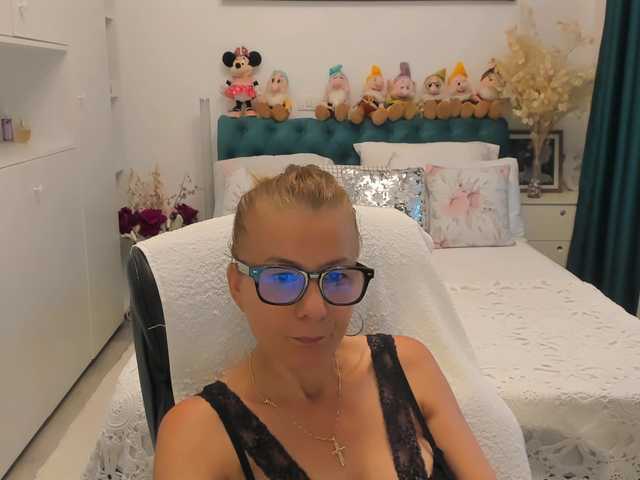 SalomeJade live cam on BongaCams