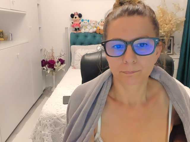 SalomeJade live cam on BongaCams