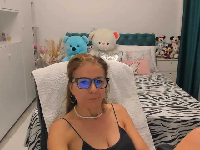SalomeJade live cam on BongaCams