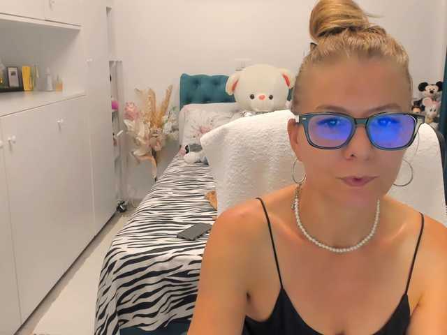 SalomeJade live cam on BongaCams