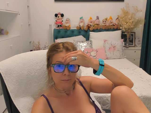 SalomeJade live cam on BongaCams