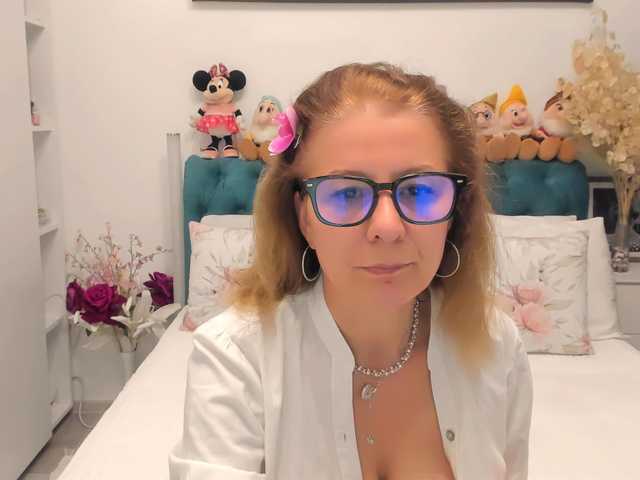 SalomeJade live cam on BongaCams
