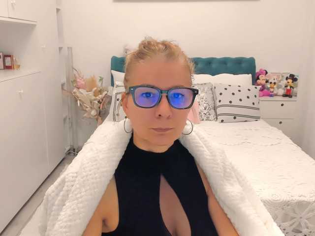 SalomeJade live cam on BongaCams