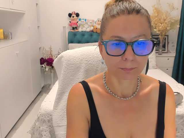 SalomeJade live cam on BongaCams