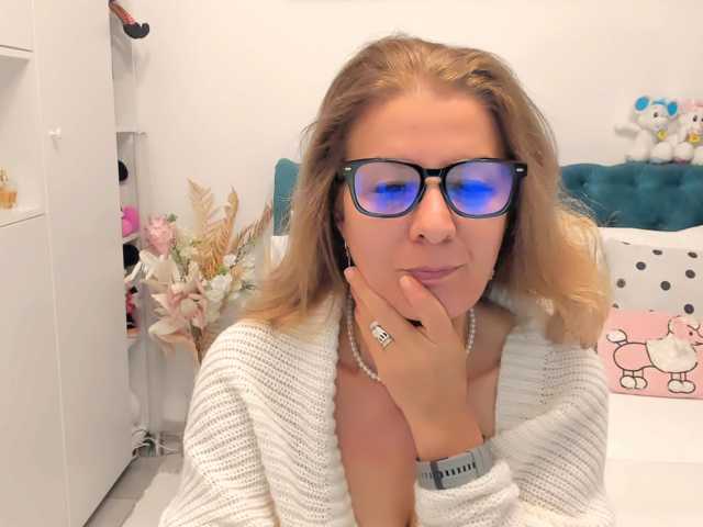 SalomeJade, live now on BongaCams