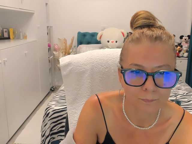 SalomeJade live cam on BongaCams