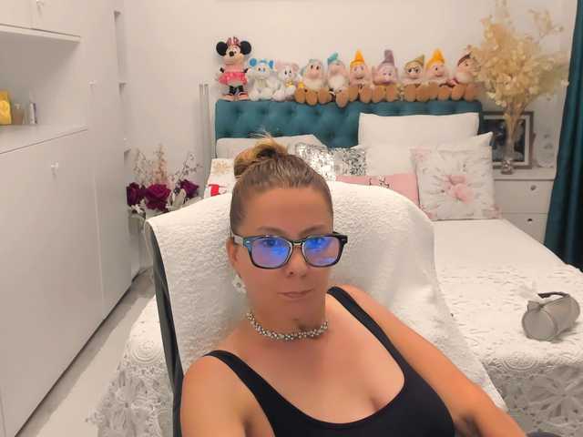 SalomeJade live cam on BongaCams