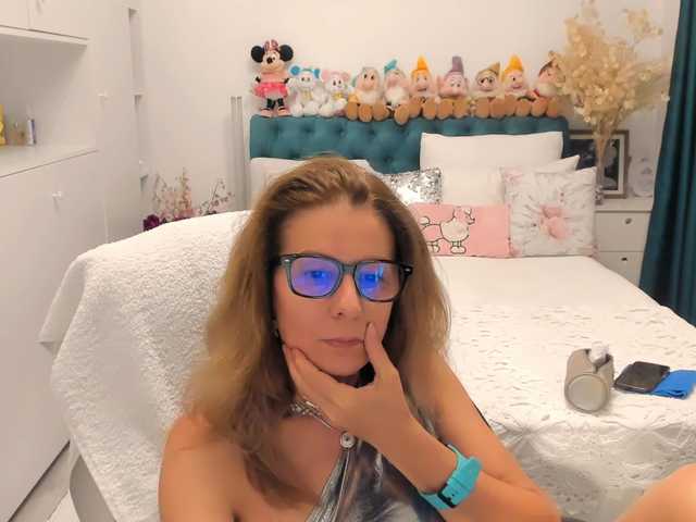 SalomeJade live cam on BongaCams