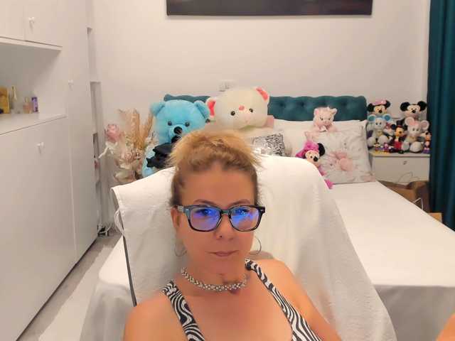 SalomeJade live cam on BongaCams