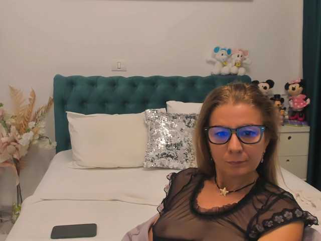 SalomeJade live cam on BongaCams