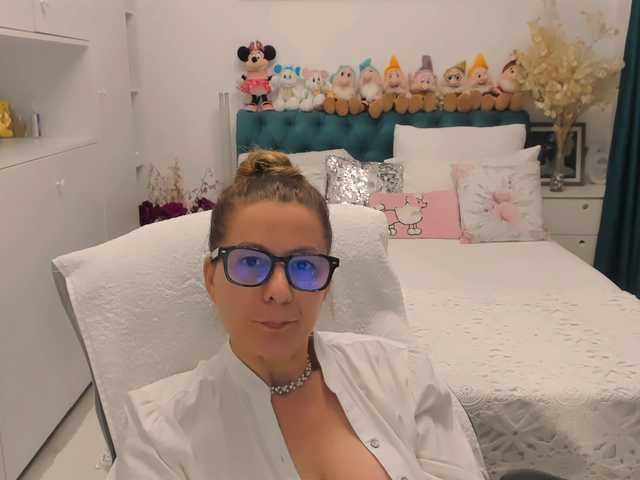 SalomeJade live cam on BongaCams