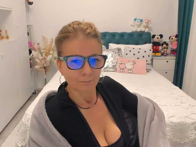 SalomeJade live cam on BongaCams