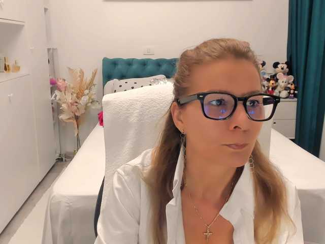SalomeJade live cam on BongaCams