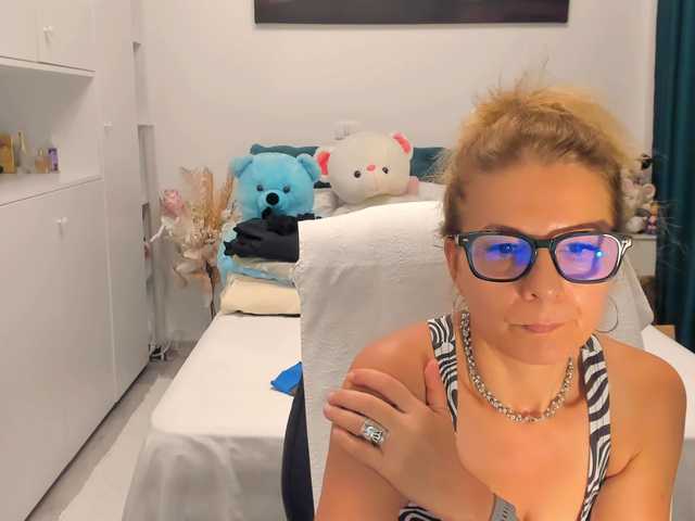 SalomeJade live cam on BongaCams