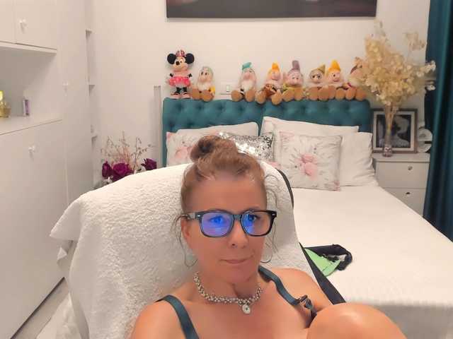 SalomeJade live cam on BongaCams