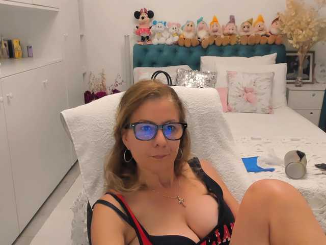 SalomeJade live cam on BongaCams