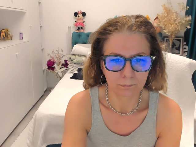 SalomeJade's BongaCams show and profile