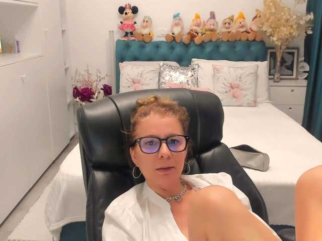 SalomeJade live cam on BongaCams