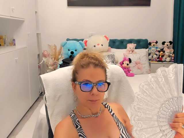 SalomeJade live cam on BongaCams