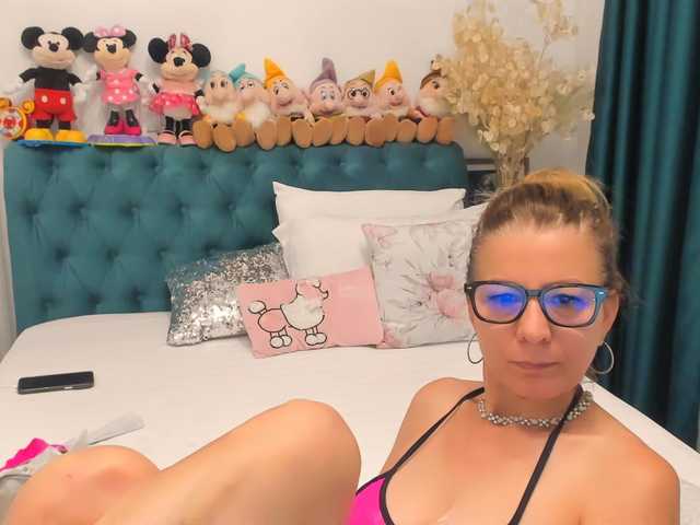 SalomeJade live cam on BongaCams