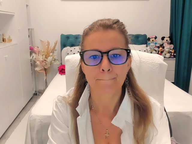 SalomeJade live cam on BongaCams