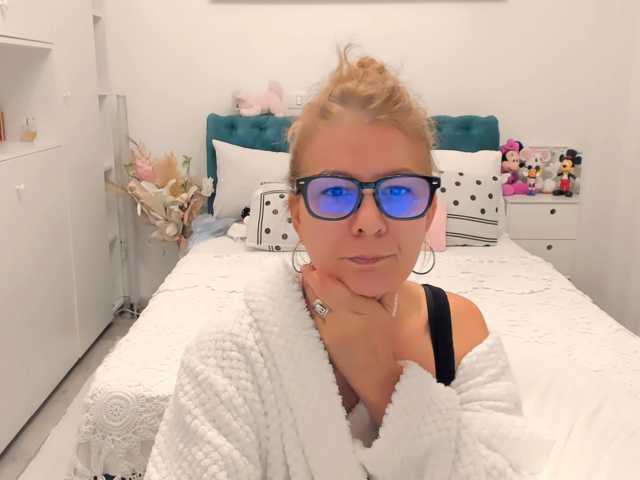 SalomeJade live cam on BongaCams