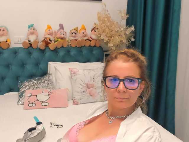 SalomeJade live cam on BongaCams