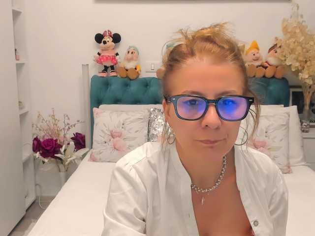 SalomeJade live cam on BongaCams
