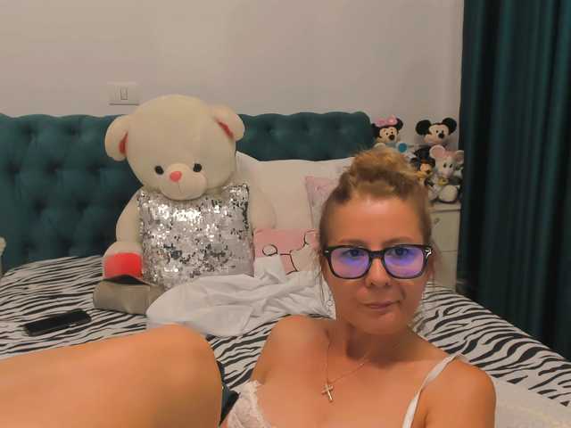 SalomeJade live cam on BongaCams