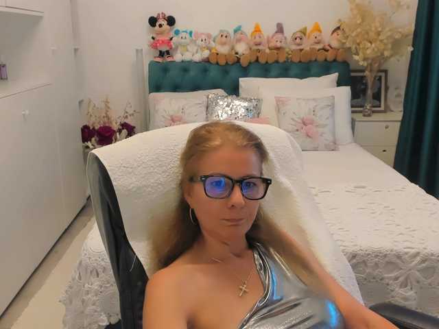 SalomeJade live cam on UnifiedCams