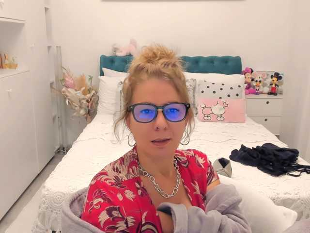 SalomeJade live cam on BongaCams