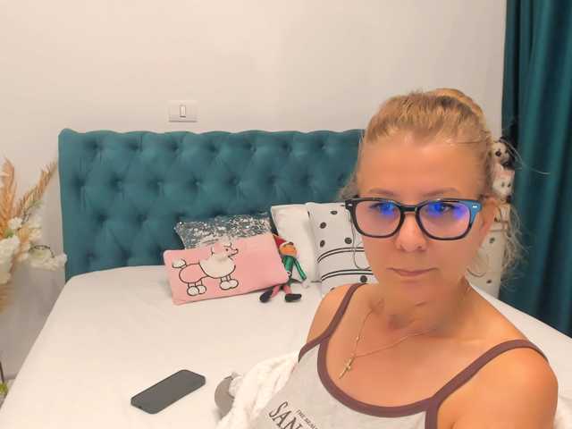SalomeJade live cam on BongaCams