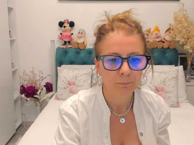 SalomeJade live cam on BongaCams