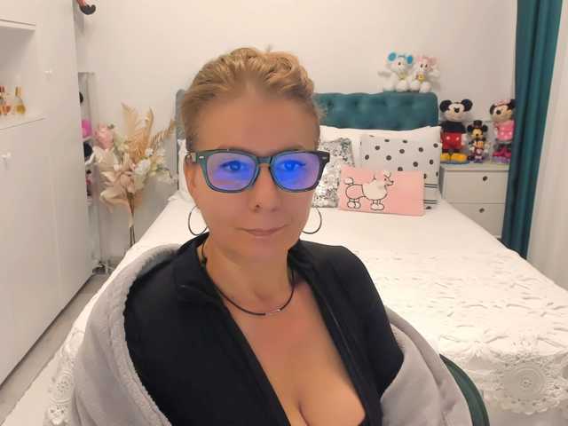 SalomeJade live cam on BongaCams