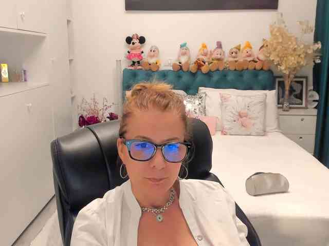 SalomeJade webcam