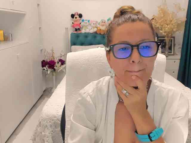 SalomeJade webcam