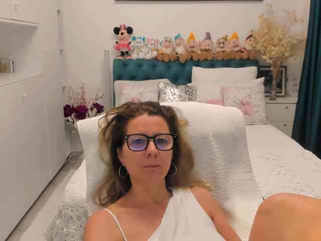 SalomeJade webcam