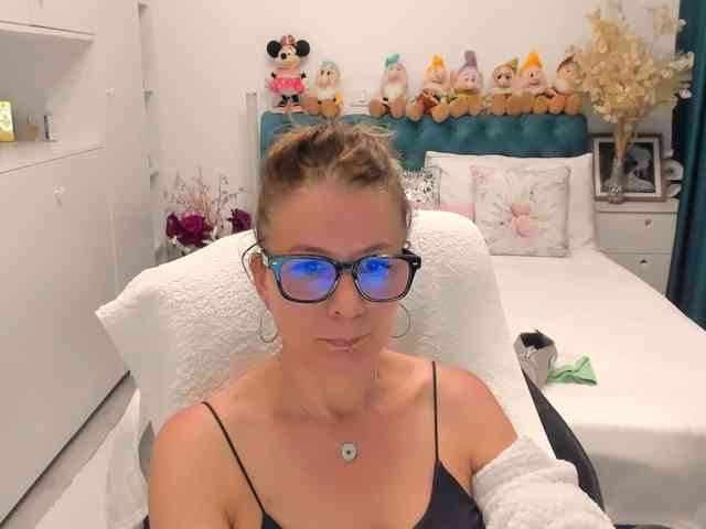 SalomeJade webcam