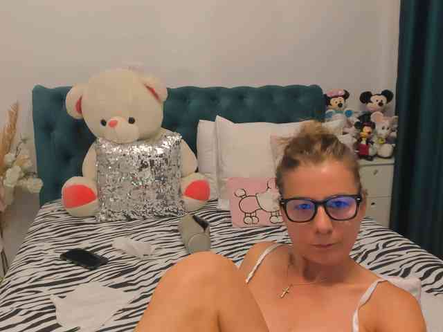 SalomeJade webcam