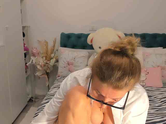 SalomeJade webcam