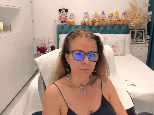 SalomeJade webcam